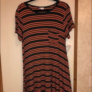 NWT Lularoe Carly size large